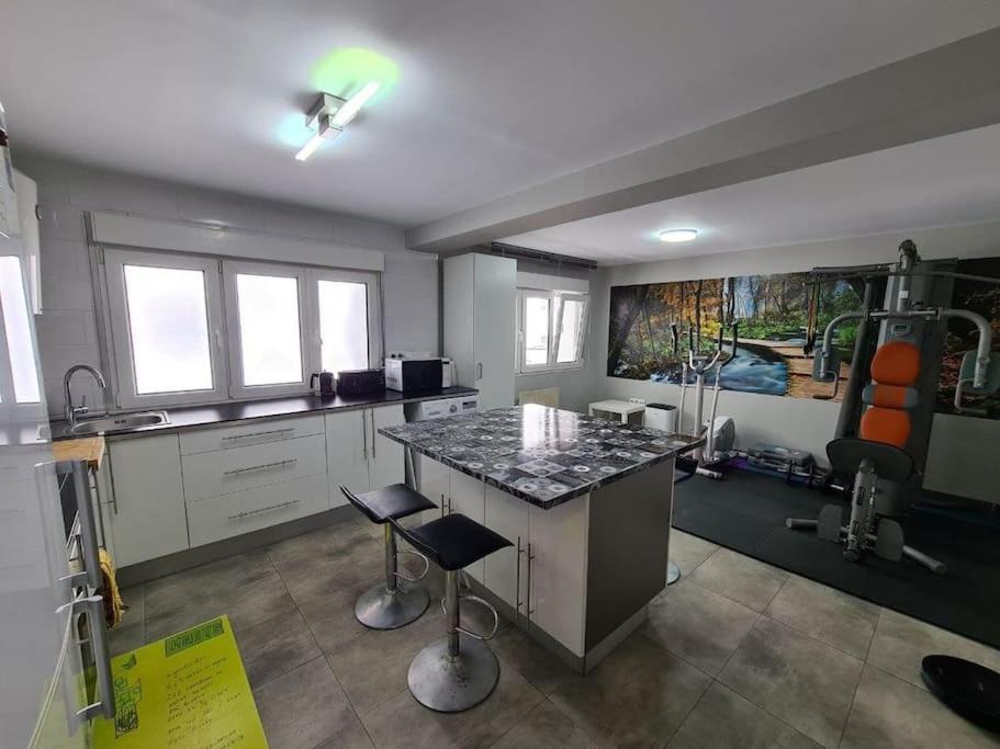 A Un Paso De La Playa, Amplio Apartamento Gijón Exteriör bild